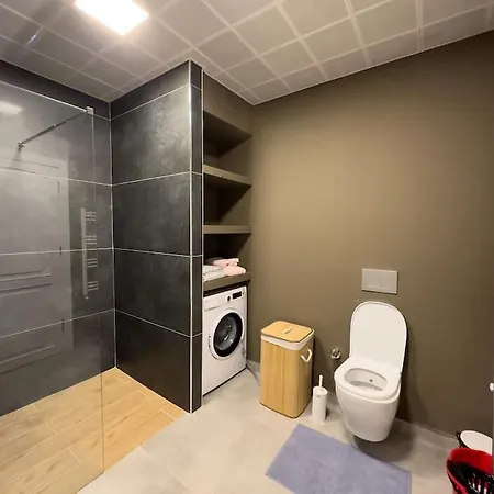 101- Garden, Jacuzzi, Spacious, Luxury House *