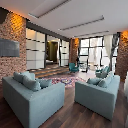 101- Garden, Jacuzzi, Spacious, Luxury House Apartment *