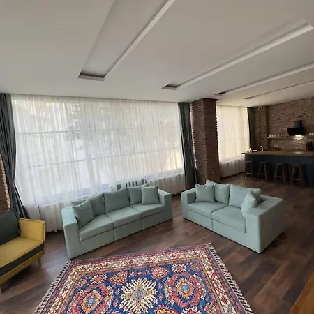 101- Garden, Jacuzzi, Spacious, Luxury House Apartment *