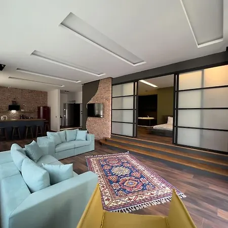 101- Garden, Jacuzzi, Spacious, Luxury House