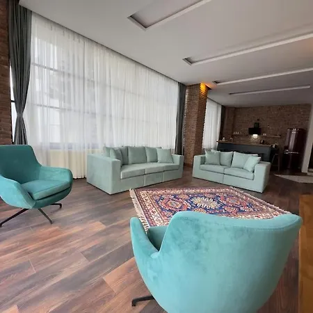 101- Garden, Jacuzzi, Spacious, Luxury House *