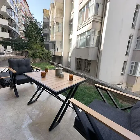 101- Garden, Jacuzzi, Spacious, Luxury House Apartment