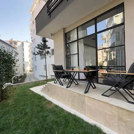 101- Garden, Jacuzzi, Spacious, Luxury House Apartment *